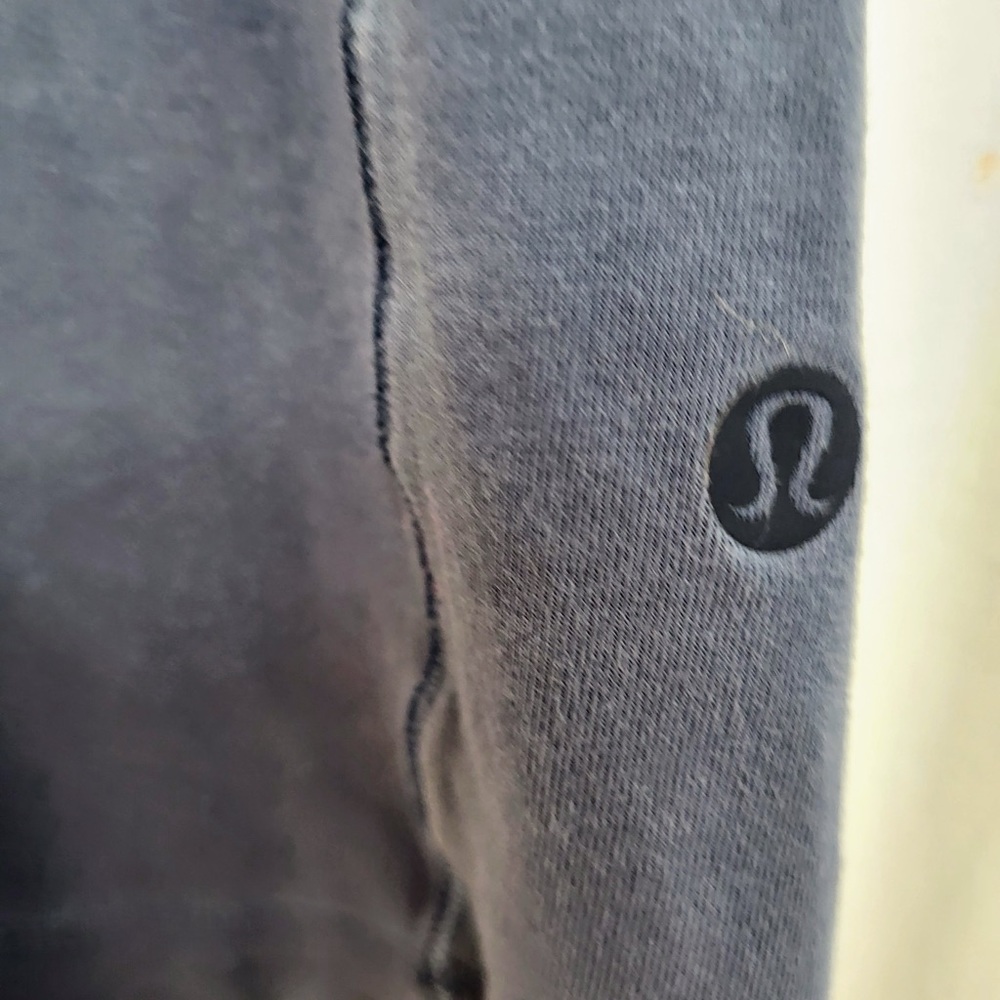 Lululemon 5 Year Basic Tee Vertical Spray Dye Iro… - image 5